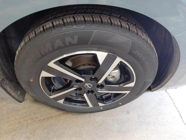 Photo of 2024 Atlantic Gray M Nissan Sentra