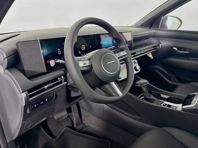 Photo of 2025 Atlas White Hyundai SANTA CRUZ