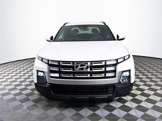 Photo of 2025 Atlas White Hyundai SANTA CRUZ