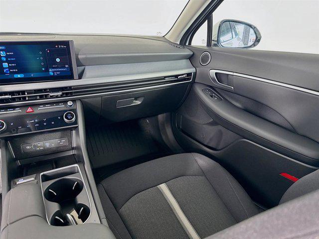 Photo of 2025 Serenity White Hyundai SONATA