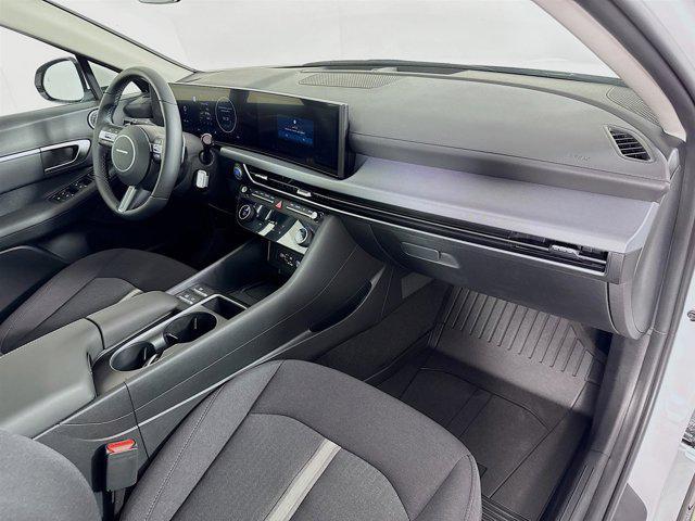 Photo of 2025 Serenity White Hyundai SONATA