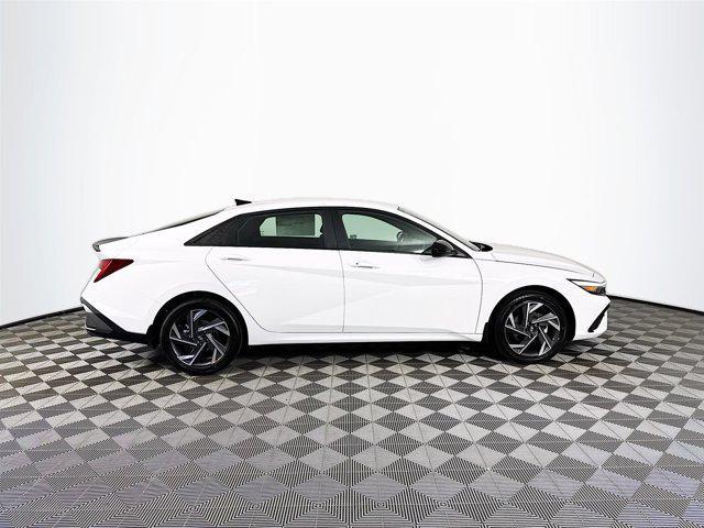 Photo of 2025 Serenity White Hyundai ELANTRA