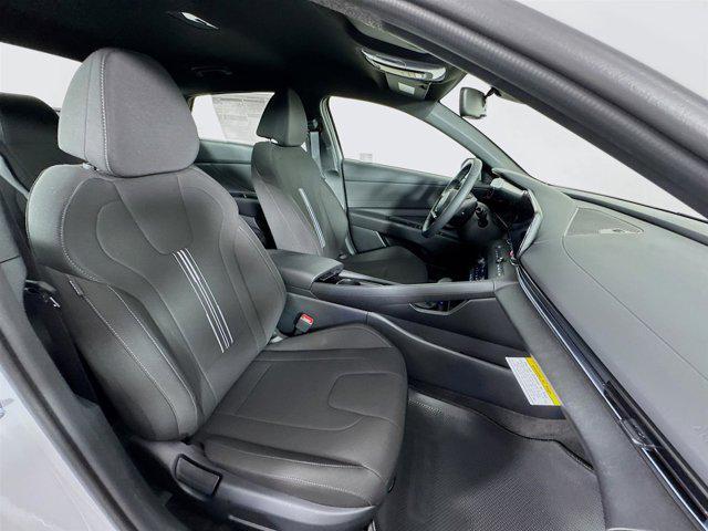 Photo of 2025 Serenity White Hyundai ELANTRA