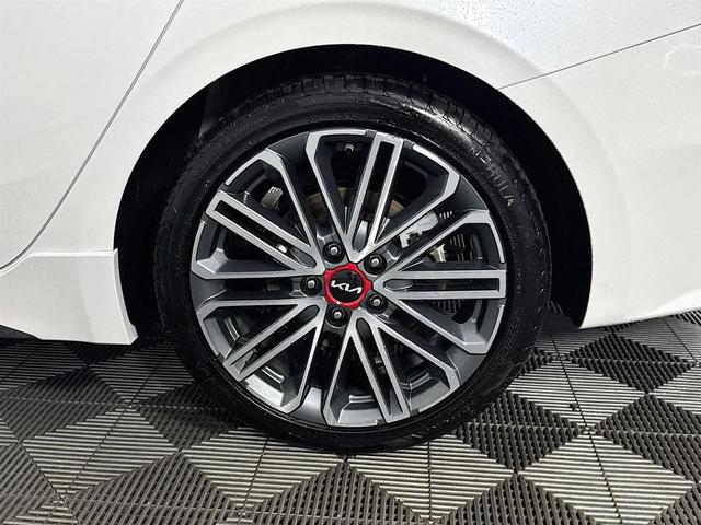 Photo of 2022 Snow White Pearl Kia Forte