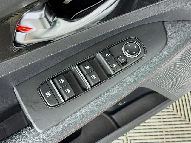 Photo of 2022 Snow White Pearl Kia Forte