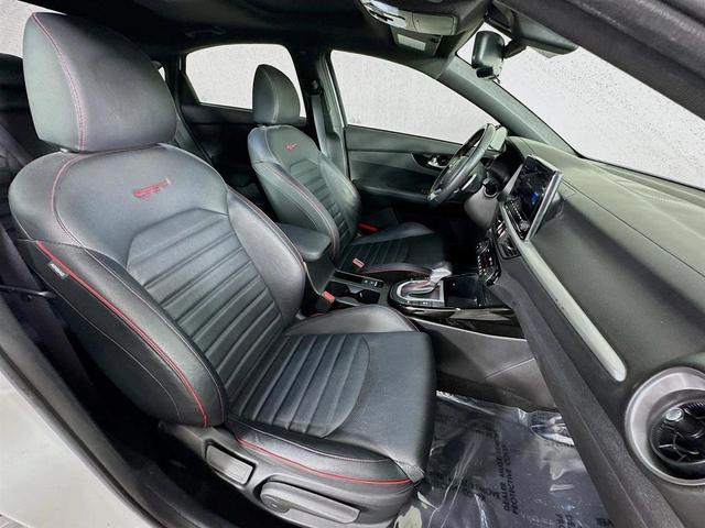 Photo of 2022 Snow White Pearl Kia Forte