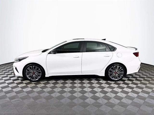 Photo of 2022 Snow White Pearl Kia Forte