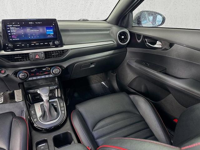 Photo of 2022 Snow White Pearl Kia Forte
