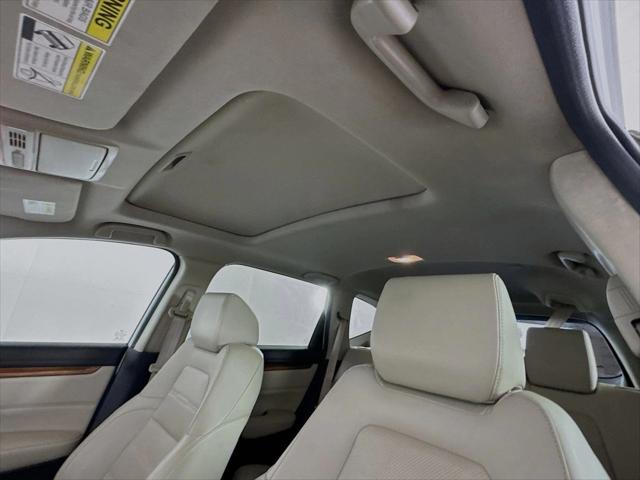 Photo of 2018 White Diamond Pearl Honda CR-V