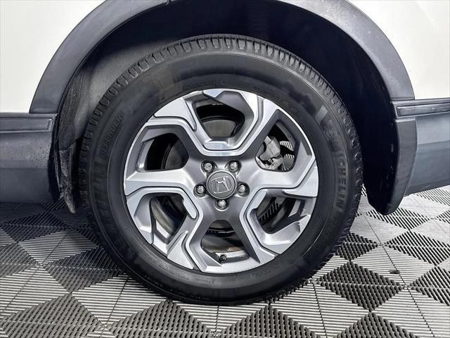 Photo of 2018 White Diamond Pearl Honda CR-V
