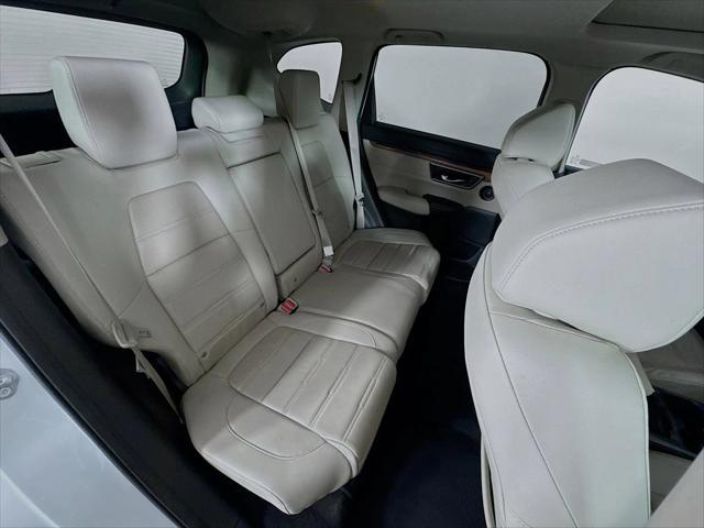Photo of 2018 White Diamond Pearl Honda CR-V