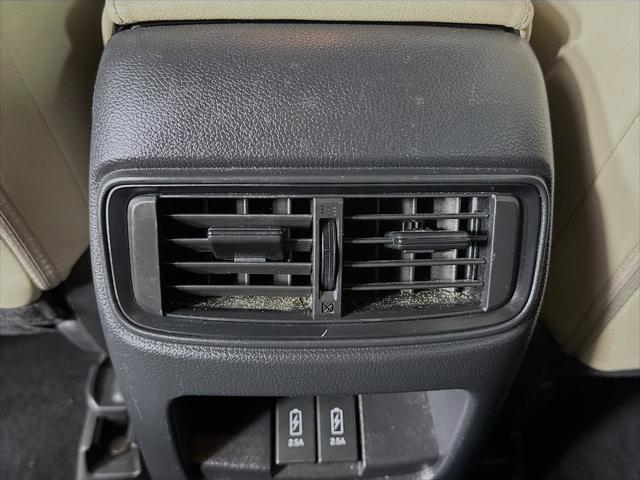 Photo of 2018 White Diamond Pearl Honda CR-V
