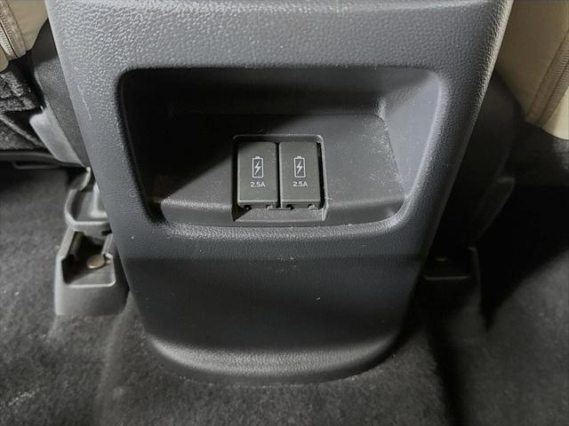 Photo of 2018 White Diamond Pearl Honda CR-V