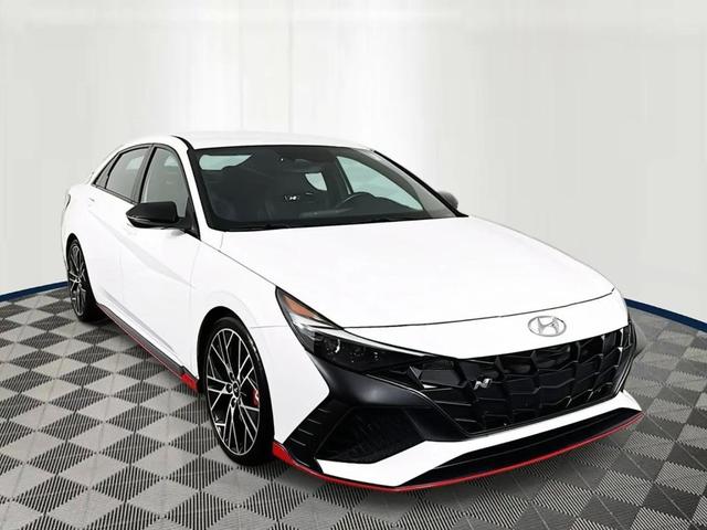 Photo of 2023 Lunar White Hyundai ELANTRA N