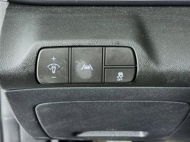 Photo of 2023 Lunar White Hyundai ELANTRA N