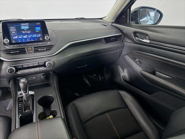 Photo of 2022 Gun Metallic Nissan Altima