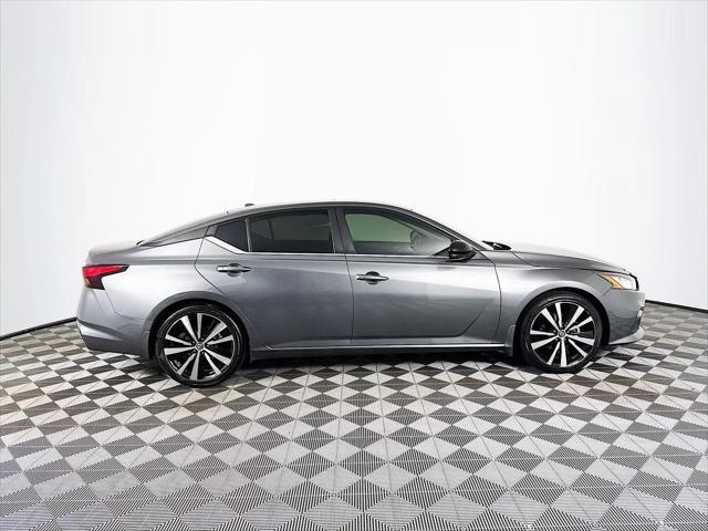 Photo of 2022 Gun Metallic Nissan Altima