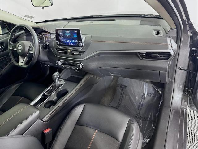 Photo of 2022 Gun Metallic Nissan Altima