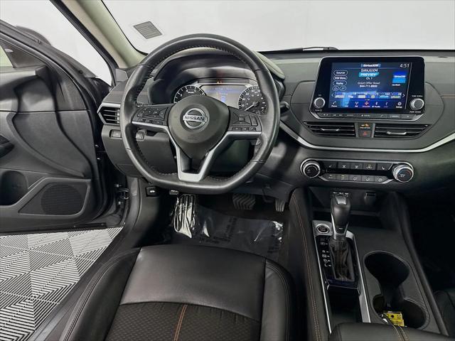 Photo of 2022 Gun Metallic Nissan Altima