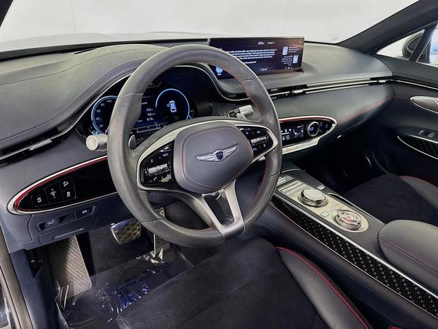 Photo of 2022 Vik Black Genesis GV70