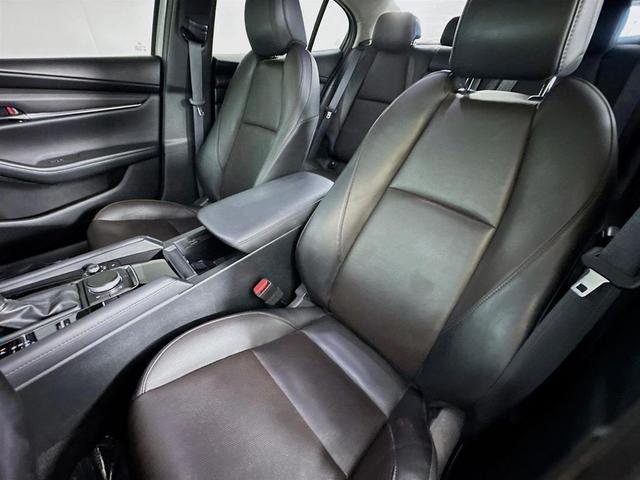 Photo of 2023 Platinum Quartz Metallic Mazda Mazda3