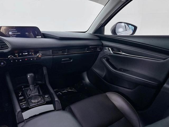 Photo of 2023 Platinum Quartz Metallic Mazda Mazda3