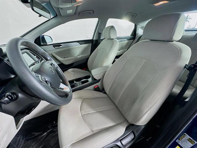 Photo of 2018 Lakeside Blue Hyundai SONATA