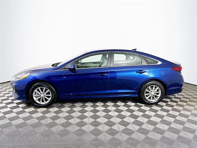Photo of 2018 Lakeside Blue Hyundai SONATA