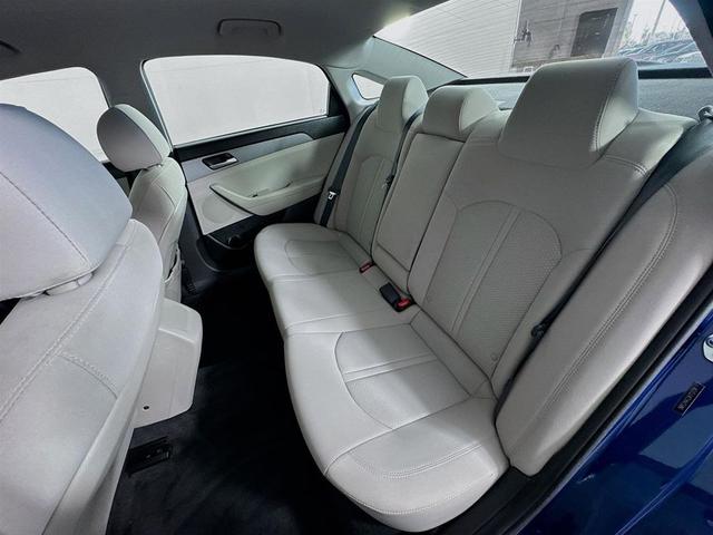 Photo of 2018 Lakeside Blue Hyundai SONATA