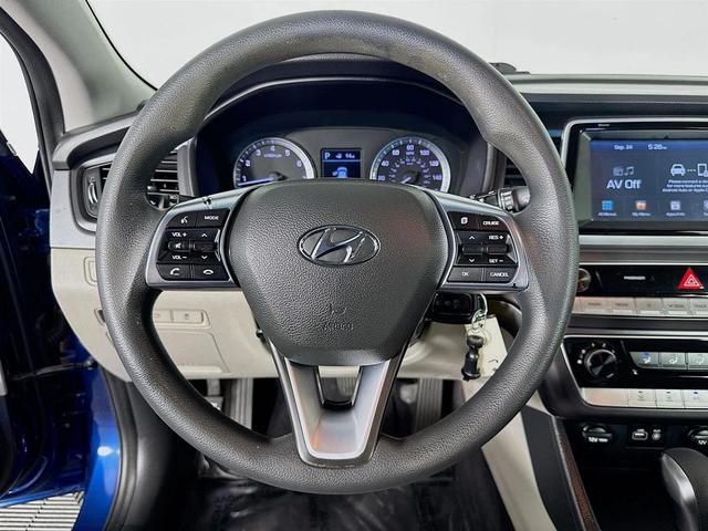 Photo of 2018 Lakeside Blue Hyundai SONATA
