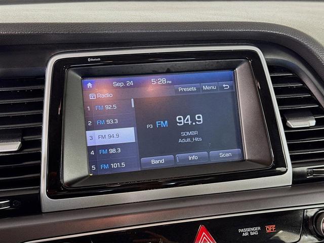 Photo of 2018 Lakeside Blue Hyundai SONATA