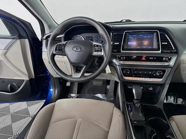 Photo of 2018 Lakeside Blue Hyundai SONATA