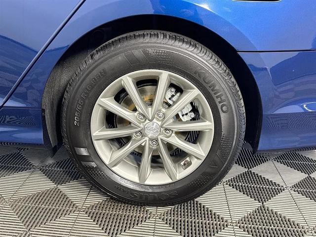 Photo of 2018 Lakeside Blue Hyundai SONATA
