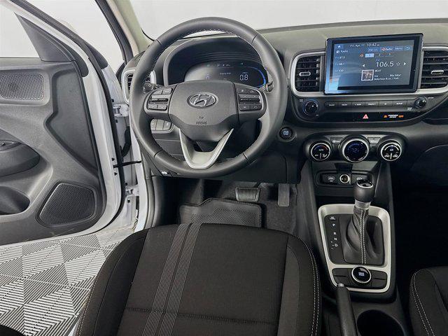 Photo of 2025 Lunar White Hyundai VENUE