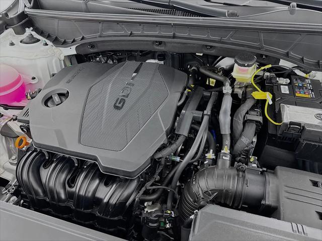 Photo of 2025 Atlas White Hyundai SANTA CRUZ
