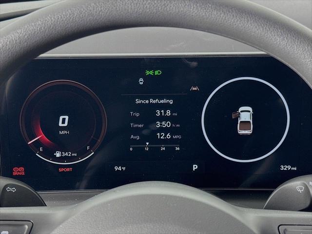 Photo of 2025 Atlas White Hyundai SANTA CRUZ