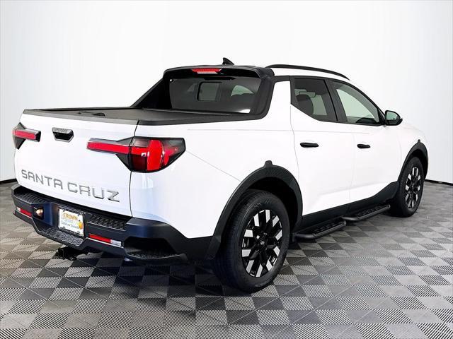 Photo of 2025 Atlas White Hyundai SANTA CRUZ