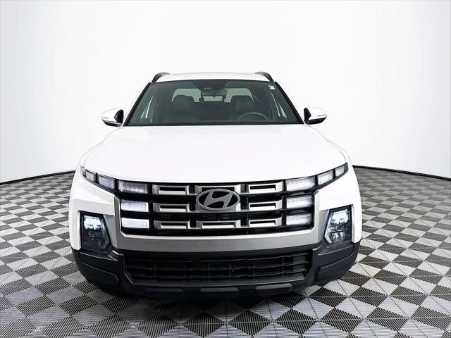 Photo of 2025 Atlas White Hyundai SANTA CRUZ