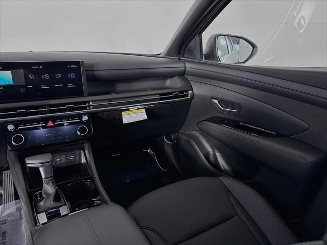 Photo of 2025 Atlas White Hyundai SANTA CRUZ