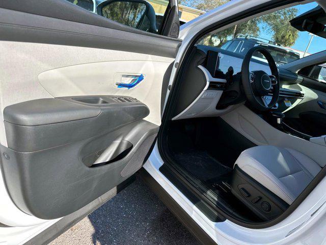 Photo of 2025 Serenity White Pearl Hyundai TUCSON