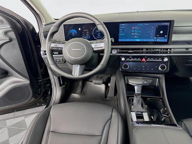 Photo of 2025 Phantom Black Hyundai TUCSON