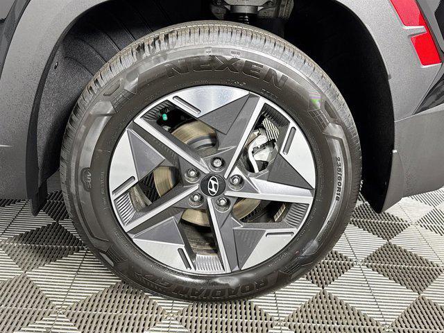 Photo of 2025 Phantom Black Hyundai TUCSON