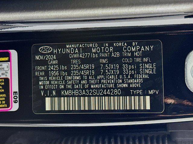 Photo of 2025 Abyss Black Pearl Hyundai KONA
