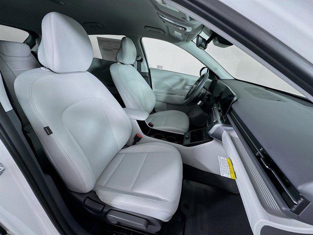 Photo of 2025 Atlas White Hyundai KONA