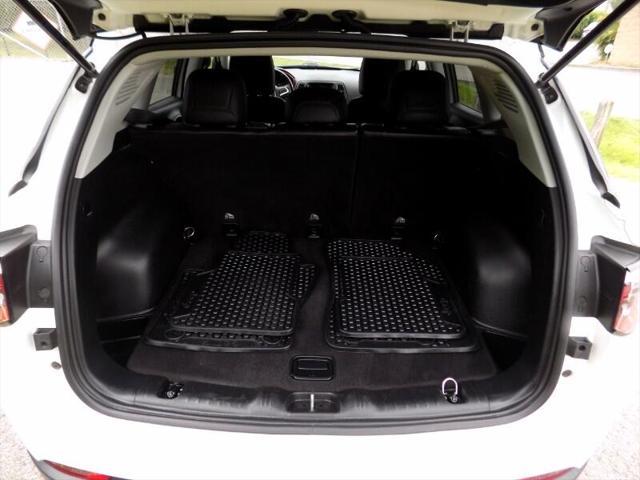 Photo of 2020 White Clearcoat Jeep Compass