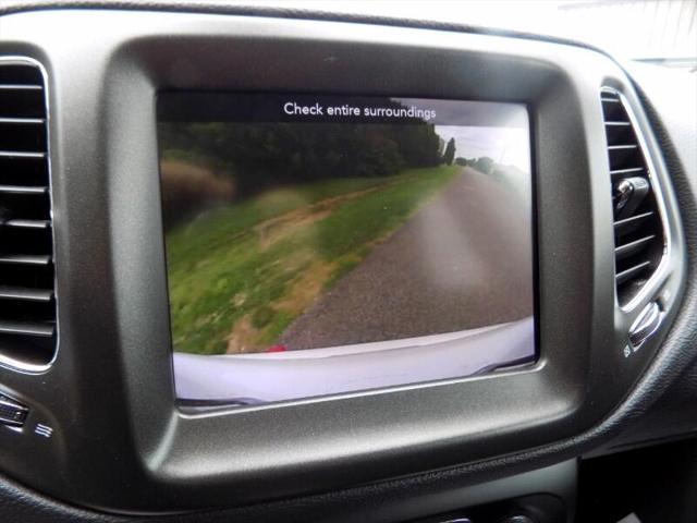 Photo of 2020 White Clearcoat Jeep Compass
