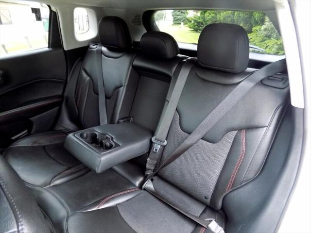 Photo of 2020 White Clearcoat Jeep Compass