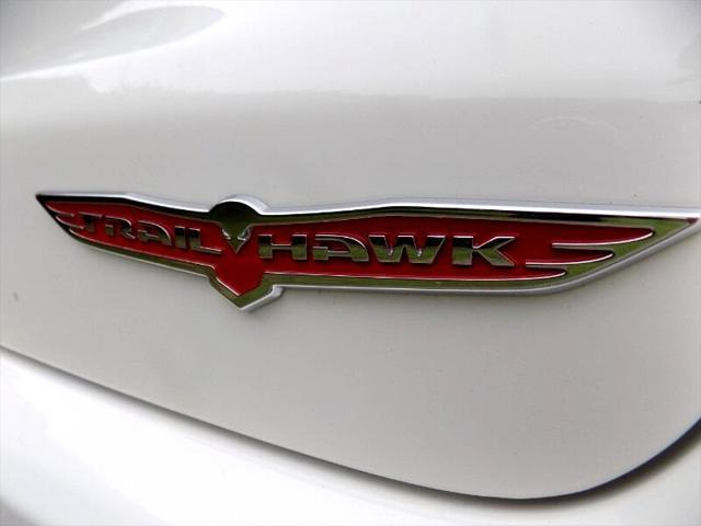 Photo of 2020 White Clearcoat Jeep Compass