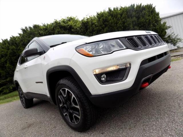 Photo of 2020 White Clearcoat Jeep Compass