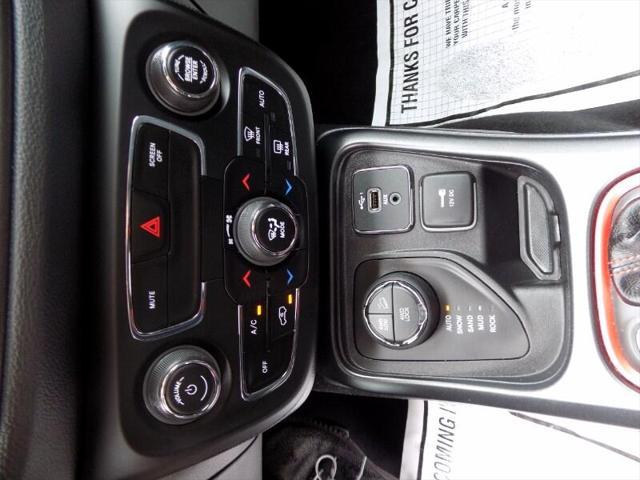 Photo of 2020 White Clearcoat Jeep Compass